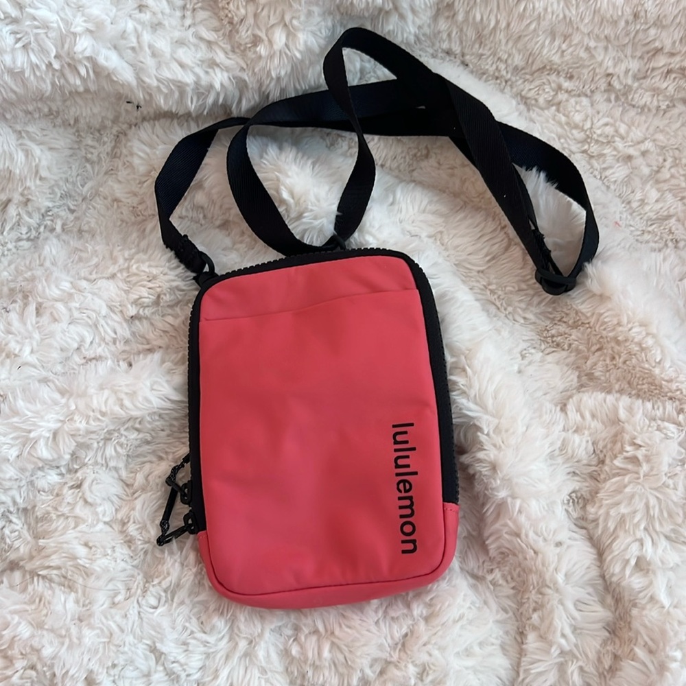 Lululemon pouch